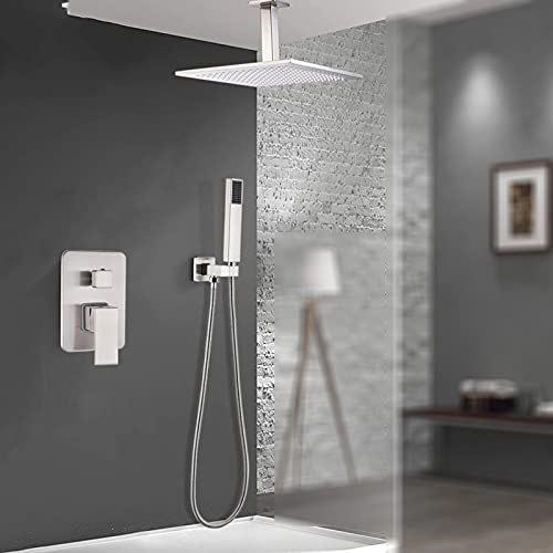 Douche à main et pommeau encastré contre le manque de pression d'eau