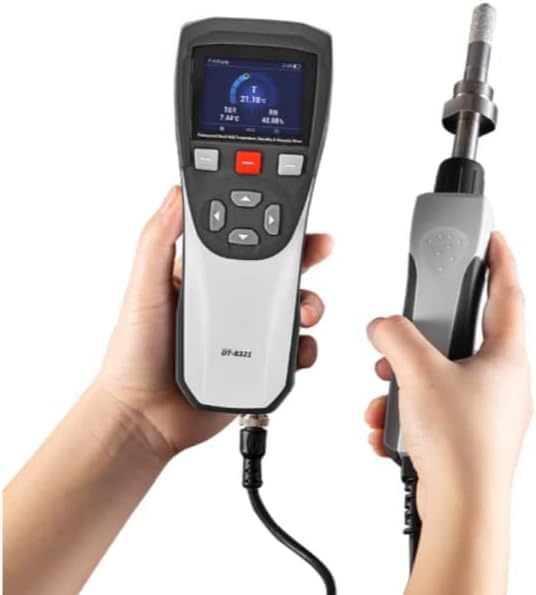 DT-8321 Hand-Held Dewpoint Meter in use