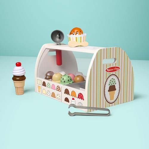 Melissa & Doug - Eisdiele aus Holz, 28-teilig, Für das Eisdielen-Rollenspiel mit 8 Sorten Eiscreme, Eistüten und Eisbecher, Spielgeld inklusive, Für Kinder ab 3 Jahren