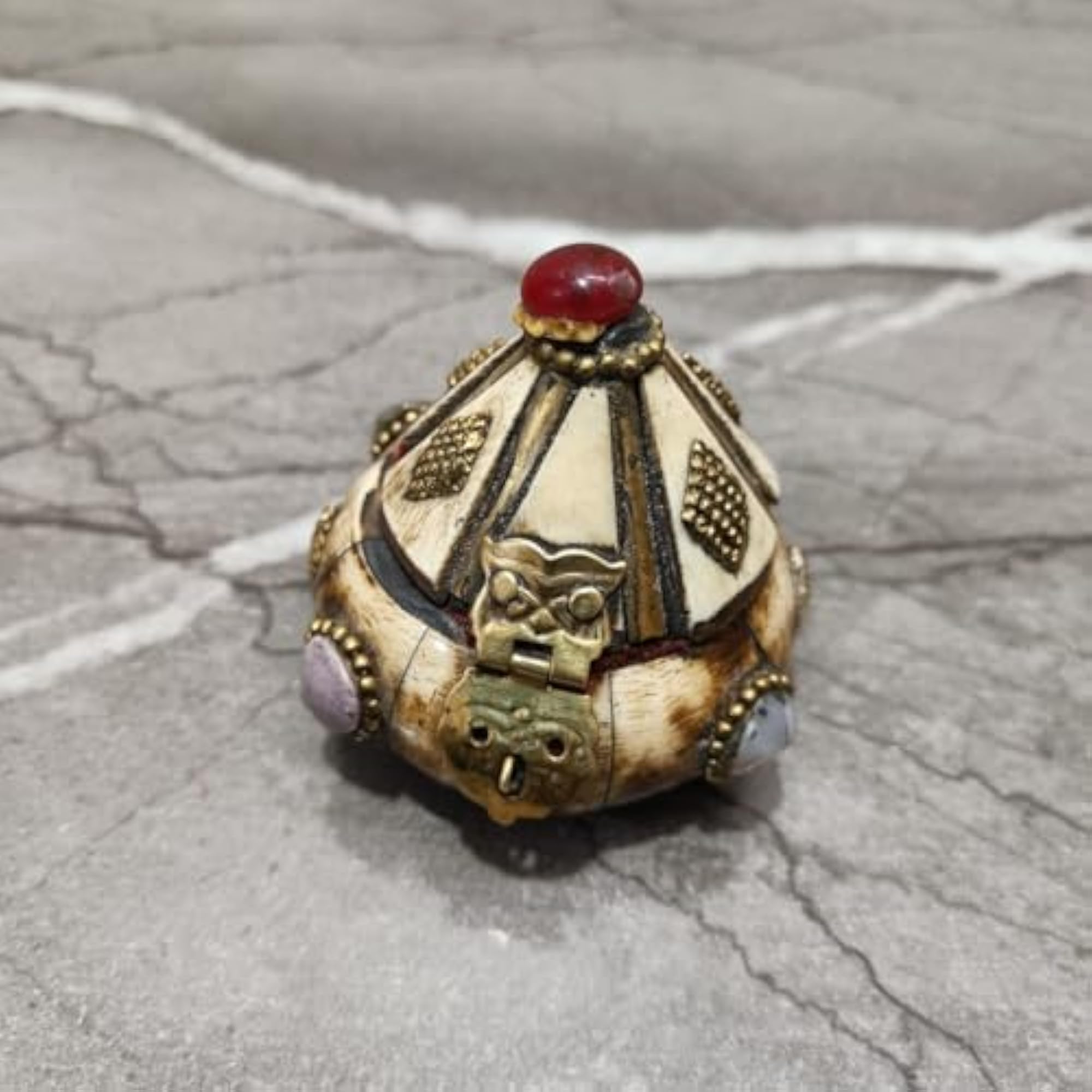 ROUND SHAPE BONE JEWELRY BOX, Handmade Camel Bone Trinket Box