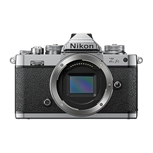 Nikon Z fc Spiegellose Kamera im DX-Format (20.9 MP, OLED-Sucher mit 2.36 Millionen Bildpunkten, 11 Bilder pro Sekunde, Hybrid AF mit Fokus-Assistent, ISO 100-51.200, 4K UHD-Video)