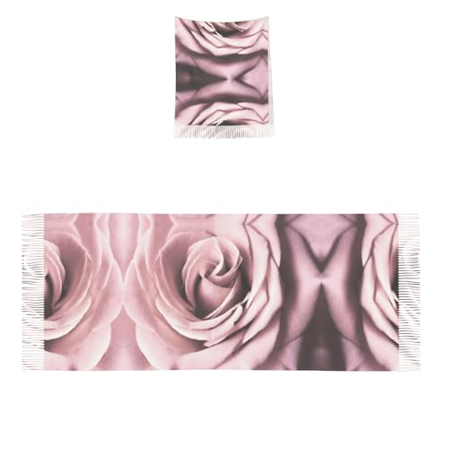 Foulard à franges imprimé rose noir pour raviver un teint terne