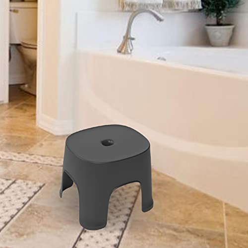 Taburete ergonómico y versátil con estructura ligera para aseos 3