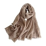 Doux et respirant : cette écharpe unie en coton mélangé est fabriquée dans un tissu léger et aéré et a une finition soignée.