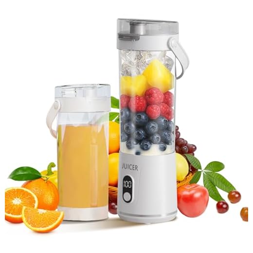 Portable Personal Electric USB Juicer,600ML Mini Blender Portable Blender For Shakes and Smoothies juice,12 Blades Great for Mixing,Compact、Convenient and Versatile (white)