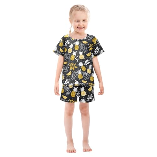 ALAZA Tropical Pineapple Black Fruit Pajamas Short Sleeve 2 Piece Sleepwear Top and Bottom Pajama Set Unisex3