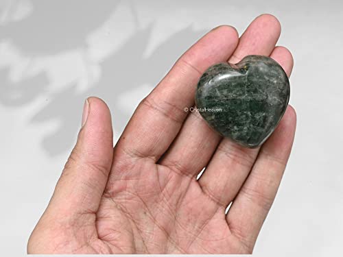 Image of Chrome Diopside Crystal Heart Palm Pebbles Stones for Anxiety Stress Relief Massage - AAA Grade Original Healing Gemstone Agate Heart Palm Stone for Yoga Meditation Spiritual