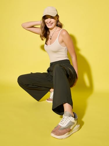 Image of Buynewtrend Women Loose Fit Parachute Trousers | High Waist Cargo Trouser Pant