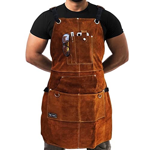 The Best Woodworking Aprons For Storage and Comfort (2022)
