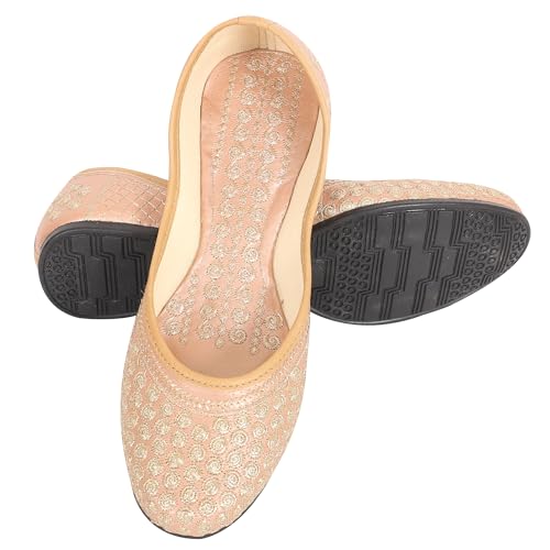 Image of DFR Women Embroidered Mojari Juttis