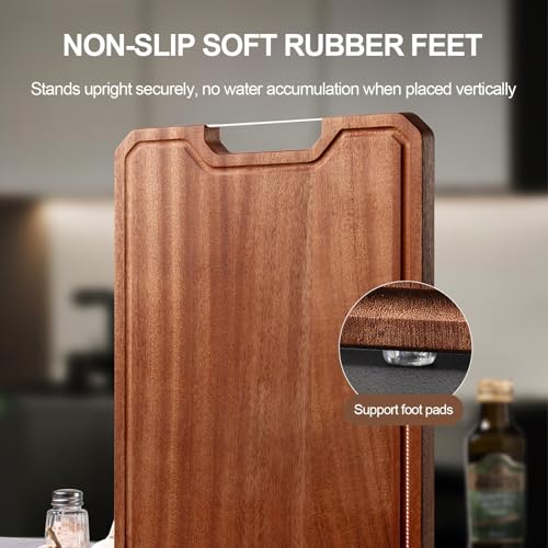 Planche à découper en bois avec rainure à jus pour un plan propre