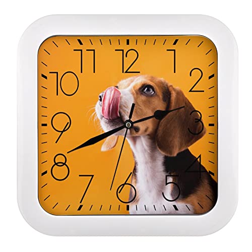 Horloge murale carrée à grands chiffres lisibles pour rompre la monotonie