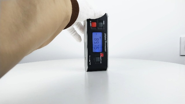 Medidor digital de ángulos con display y v-groove magnético miniatura 7