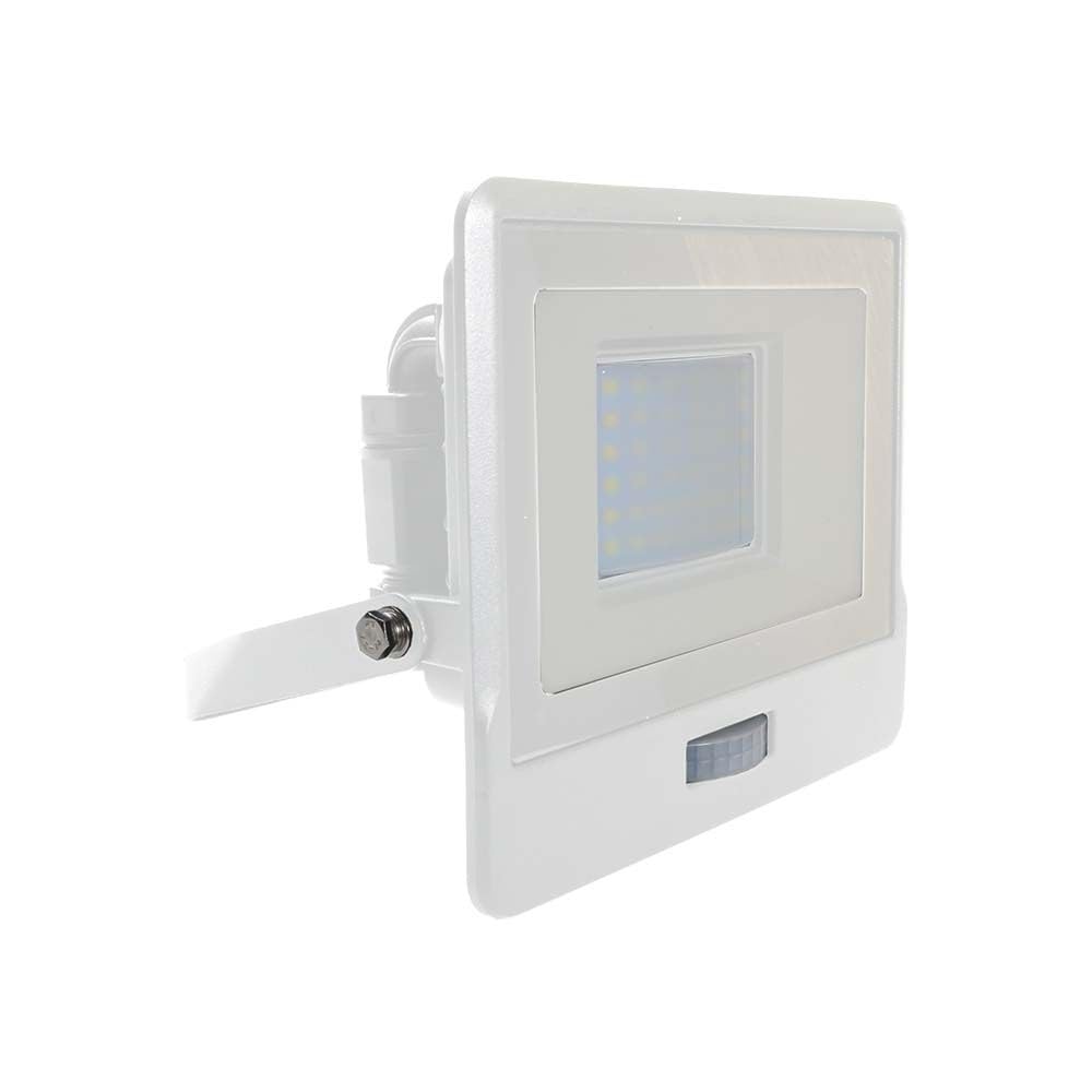 V-TAC Faro LED da Esterno con Chip Samsung 30W con Sensore PIR di Colore Bianco Impermeabile, Luce Bianco Freddo
