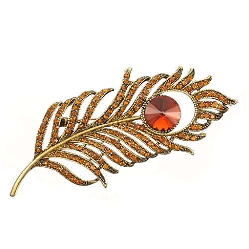 Broche plumes et strass magnifique sur un grand manteau d'hiver chic