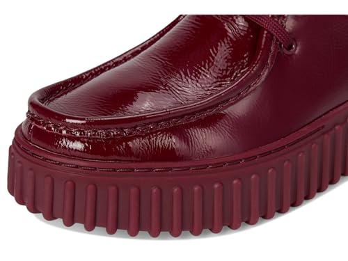 Image of Clarks Torhill Bee Nubuck Schuhe in