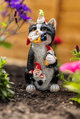 garden mile Resin Gnome Eating Cat Ornament Colourful Outdoor Indoor Decoration for Home Patio Decking Pondside Flower Bed Standing Novelty Weatherproof Kitten Cat Statue Garden Gnome Figurine