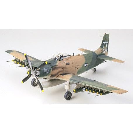 Amazon.co.jp: タミヤ 1/48 傑作機シリーズ スカイレイダー アメリカ