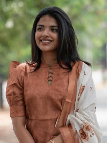 Image of Sun Fashion And Lifestyle Women's Chanderi Straight Stitched Printed Kurti With Printed Organza Dupatta For Women