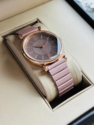 Image of AMERICANVIBER Women's Green Analog Wrist Watch - Elegant Round Dial, Modern Adjustable Strap, Stylish Lightweight Casual & Office Wear Watch for Girls & Ladies, Perfect Daily Use Fashion Accessory