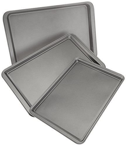 Amazon Basics 3-Piece Nonstick Baking Sheet Set