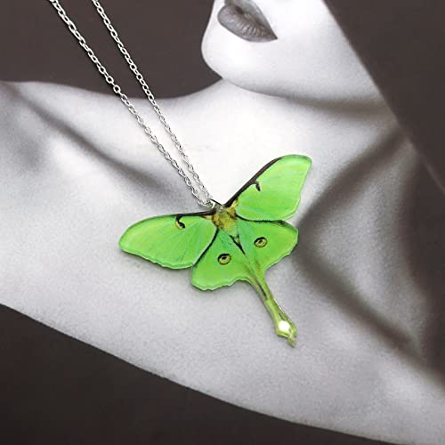 Moth Butterfly Necklaces for Women Men Punk Insect Pendant Necklaces Acrylic Green Moth Necklaces Funny Animal Necklace Birthday Party Jewelry Gifts4