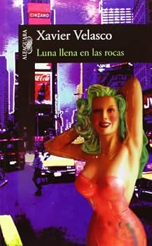 Paperback Luna llena en las rocas (Full Moon on the Rocks) [Spanish] Book