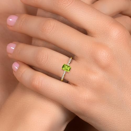 Gem Stone King 10K Yellow Gold Green Peridot and Lab Grown Diamond Engagement Ring For Women | 0.78 Cttw | Emerald Cut 6X4MM | Gemstone August Birthstone | Available in Size 5,6,7,8,94