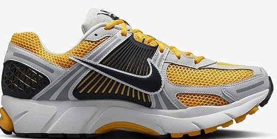 Nike Zoom Vomero in University Gold2