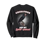¿Te gustan las cacatúas o te gusta verlas volar? Verlos desde lejos es tan relajante porque parecen tan libres y a veces deseamos que podamos volar como ellos y elevar alto incluso si no tenemos alas. Usa esta camiseta mientras ves pájaros.