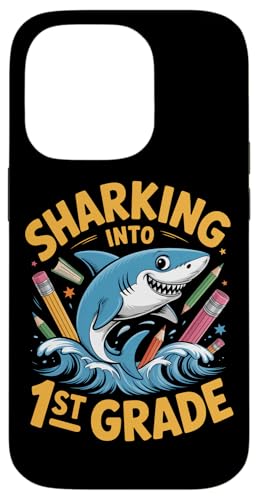 サメ 小学一年生 小学校 新学期 入学 SHARKING INTO 1st GRADE スマホケース iPhone 14 Pro 用