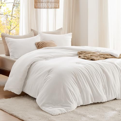 Image of Bedsure Queen Comforter Set White, Soft Prewashed Queen Size Bedding, Quilted Comforter with Clover Design, Down Alternative Comforter for All Seasons, 3 Pieces Bed Set with 2 Pillow Shams