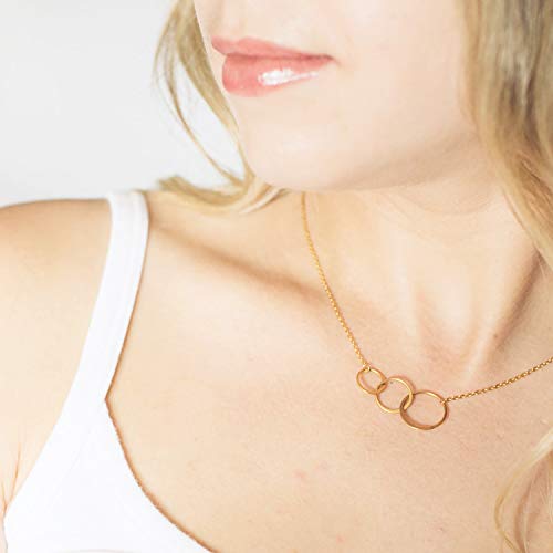 MEVECCO Lucky Star Pendant Necklaces,18k Gold Plated Three Stars Handmade Generations Necklace for Grandma 3 Circles Necklace Mom Granddaughter Mothers Day Jewelry Birthday Gift3