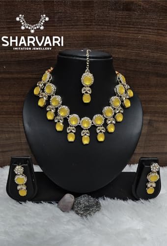 SHARVARI IMITATION JEWELLERY Lemon yellow kundan necklace set with studded earings and maangtika - Image 7