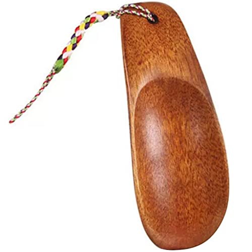 Chausse-pied en bois noble marron, l'élégance d'un accessoire compact