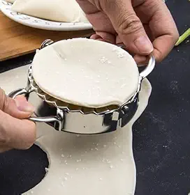 Modelador de Pastel e Ravioli em Aço Inox, Cortador e Fechador de Massas Salgadas, Mini Formato