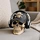 damaloo Totenkopf Deko braun mit Basecap - Totenschädel Dark Romance - Skelett Schädel - Gruseldeko - Skull - Tag der Toten Skulptur - Gruselige Halloween Dekoration - Steampunk Gothic Skeleton