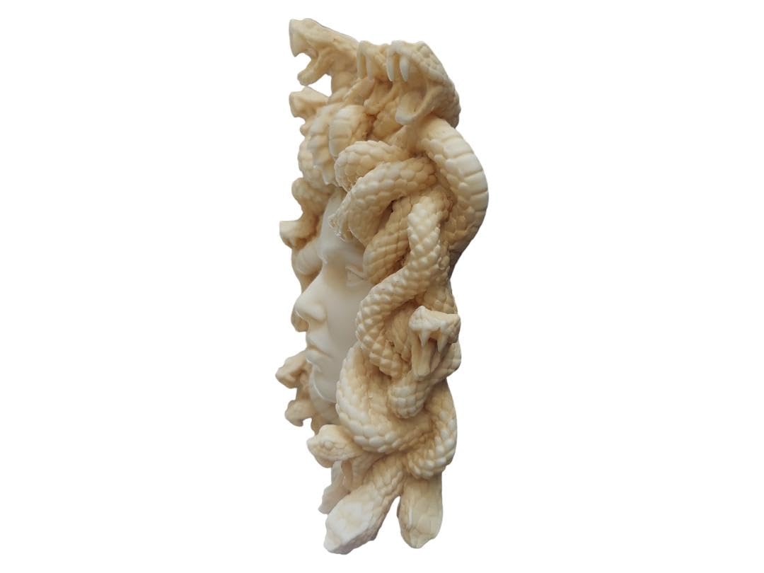 Medusa antica scultura greca da appendere alla parete, in alabastro, color oro, 16 cm