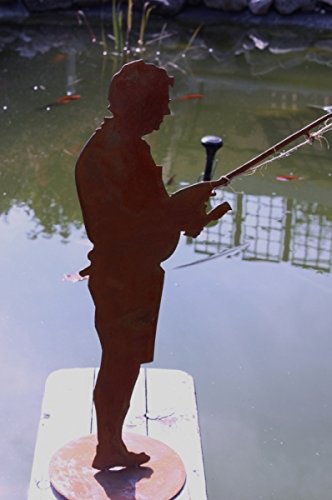 Rostikal | Angler Figur Otmar mit Fisch | Geschenkidee für Angelfreunde aus Edelrost | zum Stecken | 60 cm hoch