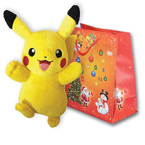 Preisvergleich Produktbild Lively Moments Pokemon Plüschtier Pikachu Kuscheltier fröhliches Pikachu mit Weihnachtlichem roten Geschenkbeutel