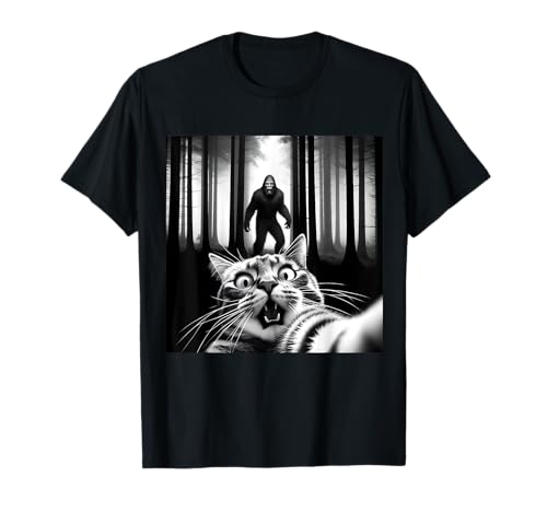 Sasquatsch Bigfoot Funny Surprised Scared Cat Selfie T-Shirt