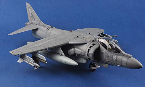 Amazon | メリットインターナショナル 1/18 AV-8B ハリアーII【塗装済