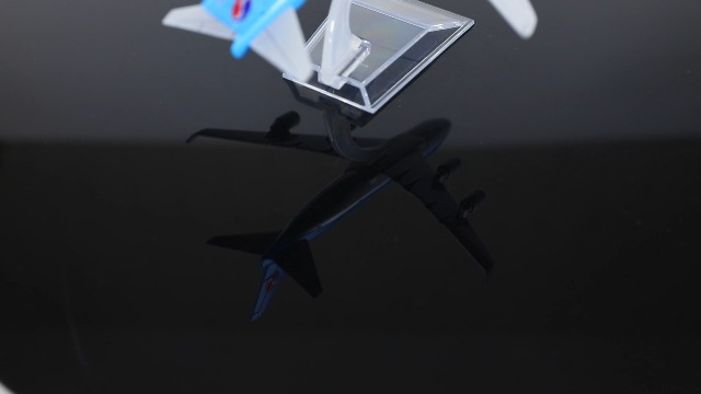 Amazon | QIYUMOKE 1/400 大韓航空 ボーイング747 飛行機モデル 15.5cm