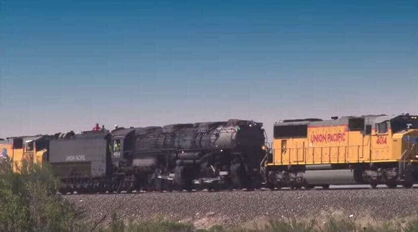 Vista 3 de Union Pacific Big Boy 4014 Update, Pulling the Largest Steam Train Engine in America from a California Parking Lot to be Restored in Wyoming
