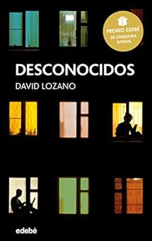 Paperback DESCONOCIDOS [Spanish] Book