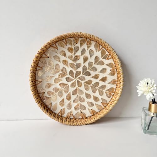 MSLSOZ Plateau en rotin fait à la main, plat en coquillage à motifs pétales dorés pour décoration d'intérieur, plateau rond décoratif en osier, plat à bijoux, bol à clés (diamètre : 21,5 cm)