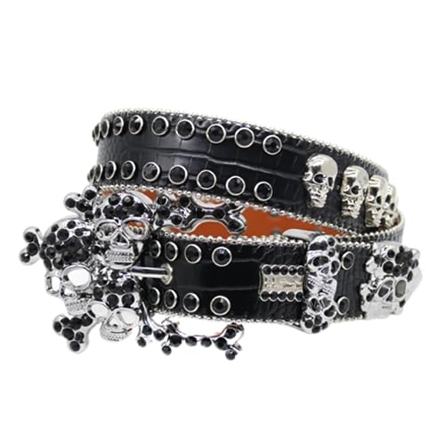 Ceinture têtes de mort et strass pour affirmer son style punk