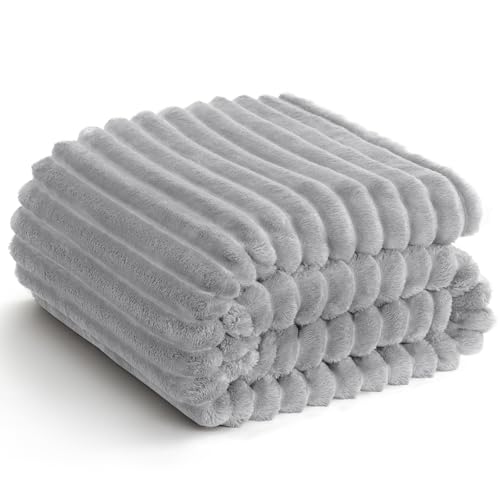 WAVVE Plaid Couverture Polaire Gris Clair, Canapé Douce et Chaude en Flanelle à Cordon Grossier, Jeté Moelleux pour Lit 2 Personnes et Sofa, Grand 150x200...