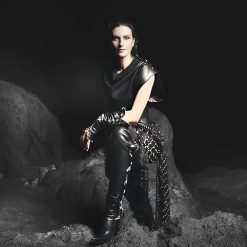 Laura Pausini: dal palco di Sanremo del 1993 alla rinuncia ai social