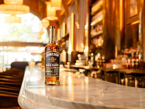 Jameson Irish Whiskey Black Barrel, Blended Whisky Irlandese di malto e cereali, Fino a 12 anni di invecchiamento in botti ex-bourbon e sherry, 40% Vol., 700 Ml - 2